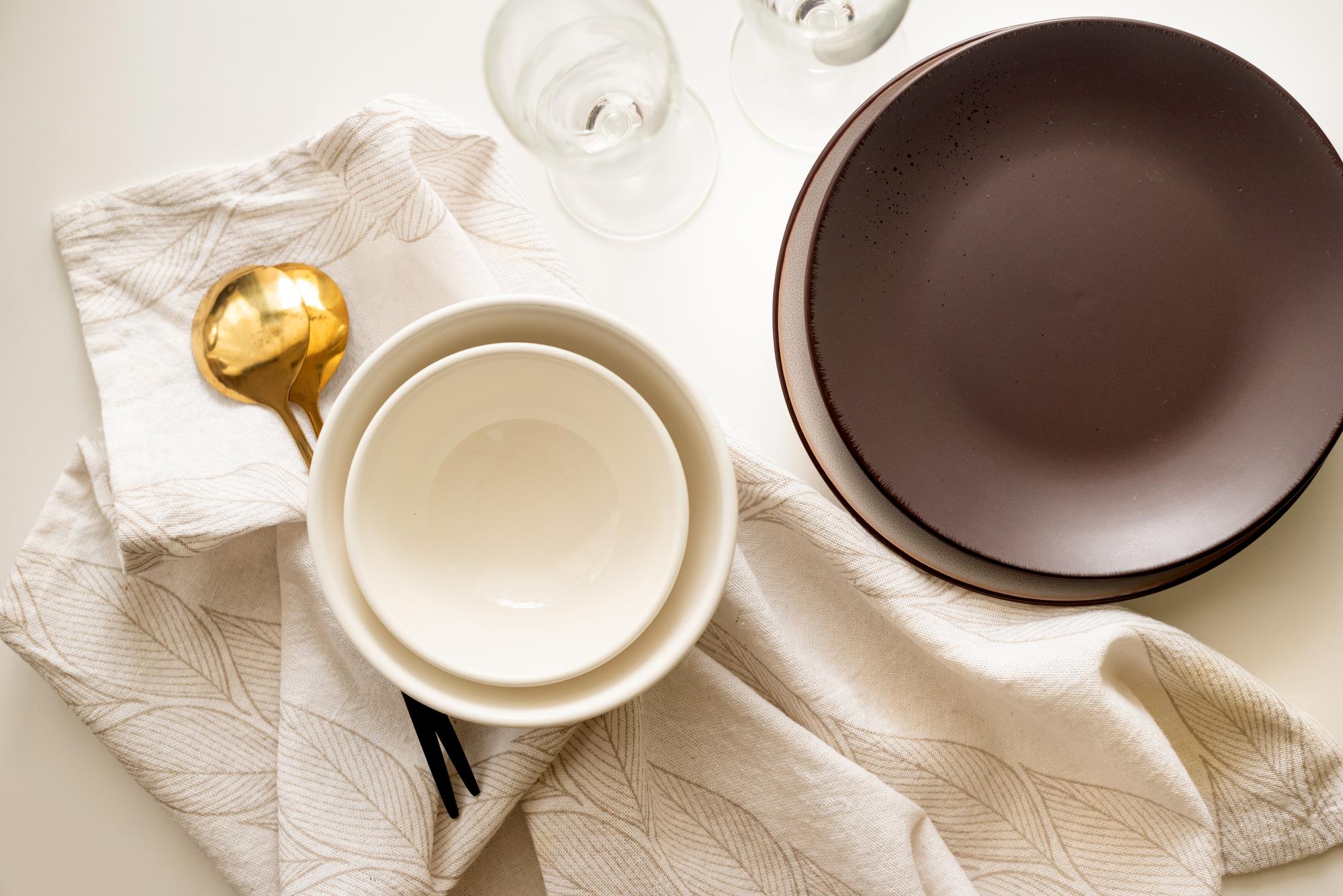 Minimal table setting with ceramic plates